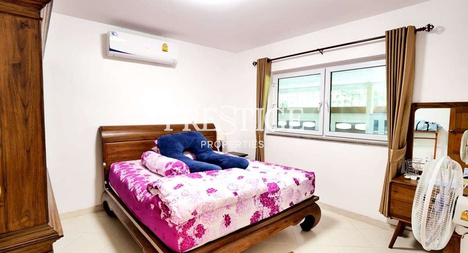 For sale 4 bedrooms house in Sattahip, Chonburi