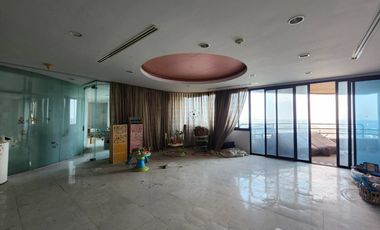 For sale 3 bed condo in Yan Nawa, Bangkok
