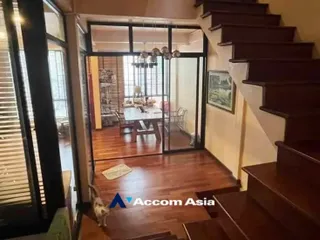 For rent and for sale 3 bed house in Pathum Wan, Bangkok