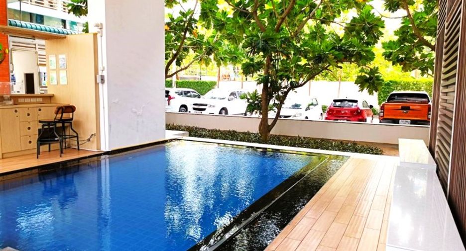 For sale 2 bedrooms condo in South Pattaya, Pattaya