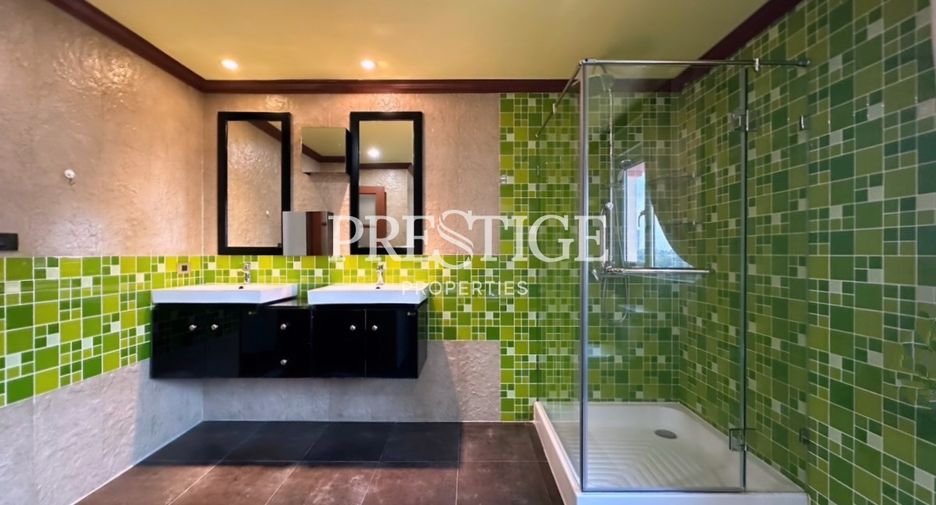 For sale 3 bedrooms condo in Bang Lamung, Chonburi