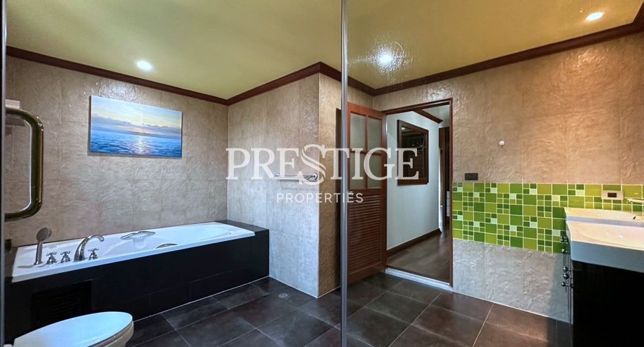 For sale 3 bedrooms condo in Bang Lamung, Chonburi
