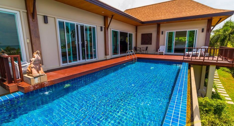 Villa en alquiler y en venta de 4 habitaciones en Mueang Phuket, Phuket