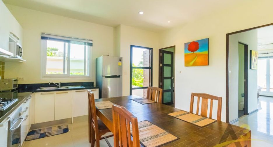 Villa en alquiler y en venta de 4 habitaciones en Mueang Phuket, Phuket
