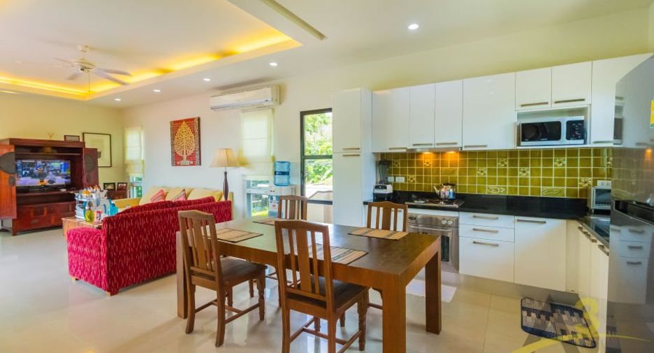 Villa en alquiler y en venta de 4 habitaciones en Mueang Phuket, Phuket