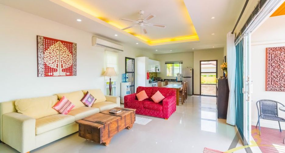 Villa en alquiler y en venta de 4 habitaciones en Mueang Phuket, Phuket