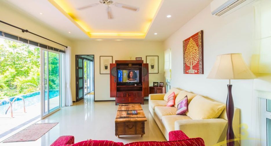 Villa en alquiler y en venta de 4 habitaciones en Mueang Phuket, Phuket