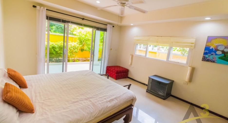 Villa en alquiler y en venta de 4 habitaciones en Mueang Phuket, Phuket