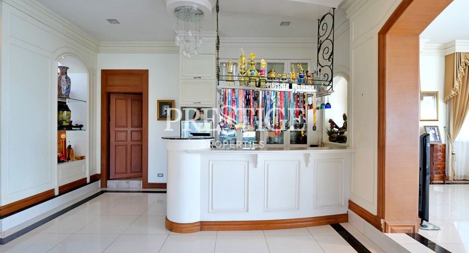 For sale 5 bedrooms house in Sattahip, Chonburi