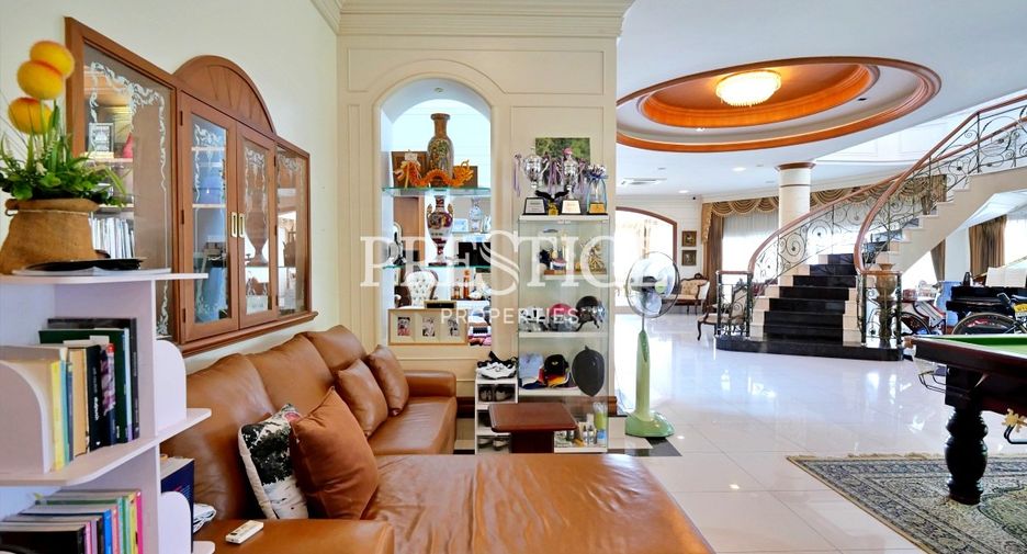 For sale 5 bedrooms house in Sattahip, Chonburi