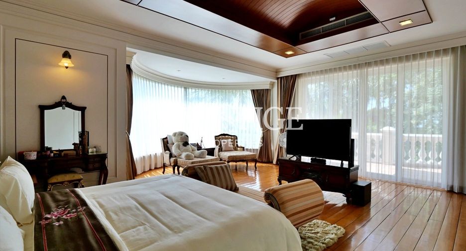 For sale 5 bedrooms house in Sattahip, Chonburi