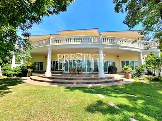 For sale 5 bedrooms house in Huay Yai, Pattaya