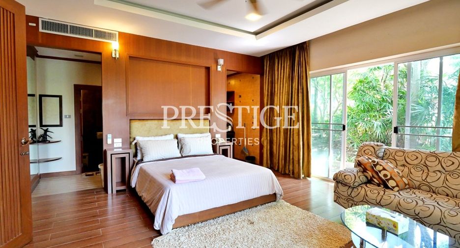 For sale 5 bedrooms house in Sattahip, Chonburi