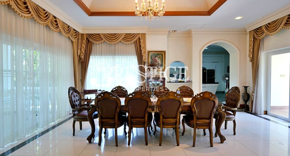 For sale 5 bedrooms house in Sattahip, Chonburi