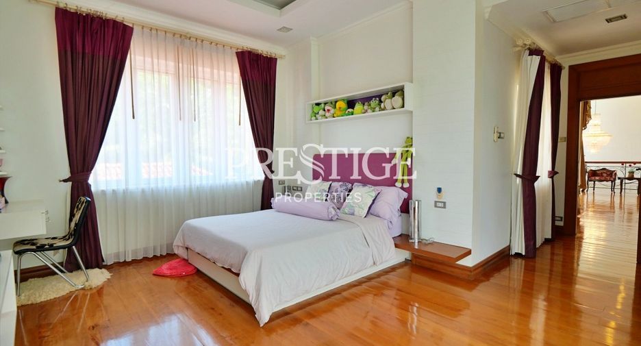 For sale 5 bedrooms house in Sattahip, Chonburi