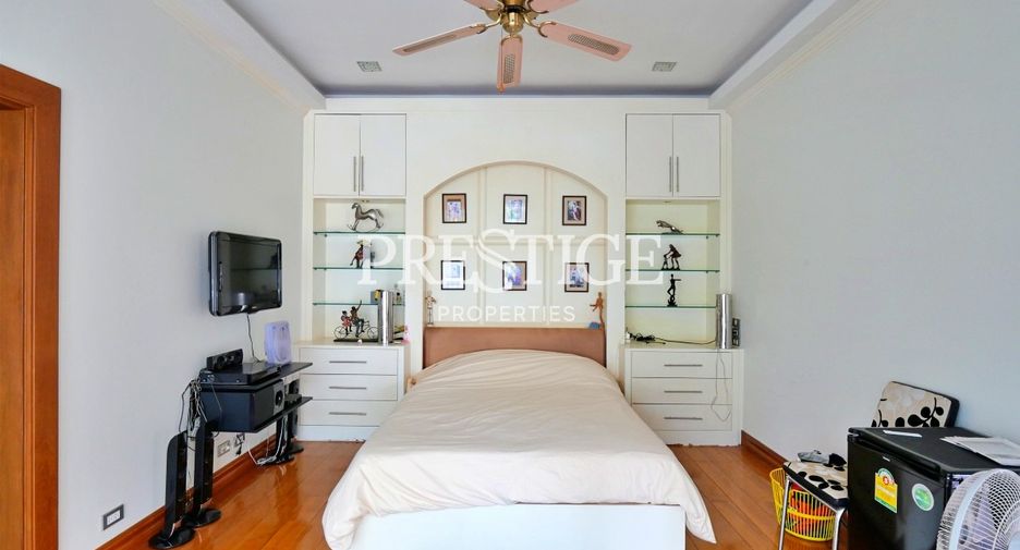 For sale 5 bedrooms house in Sattahip, Chonburi