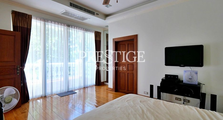 For sale 5 bedrooms house in Sattahip, Chonburi