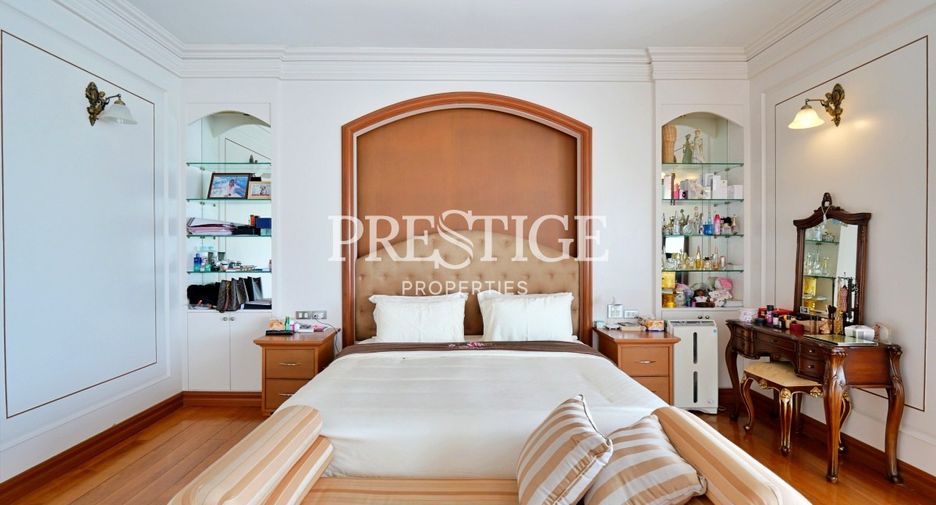 For sale 5 bedrooms house in Sattahip, Chonburi