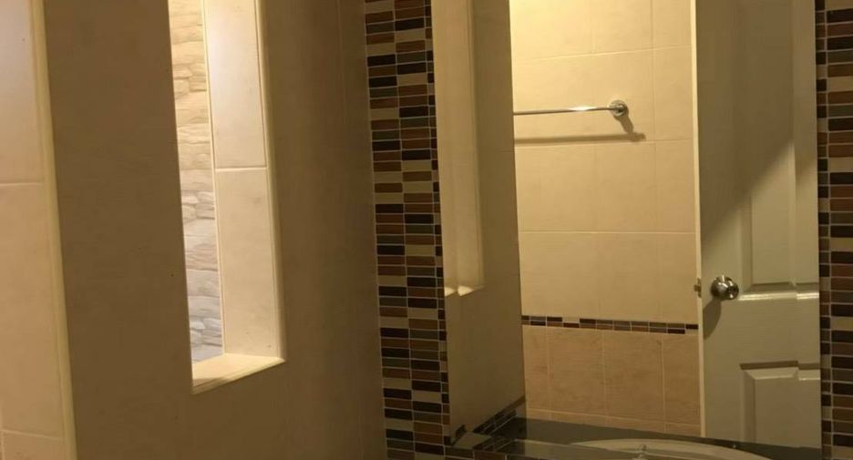 For rent そして for sale 2 ベッドルーム house in Bang Lamung, Chonburi