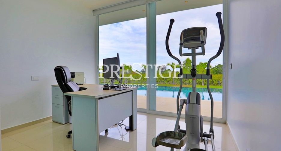For sale and for rent 5 bedrooms house in Sattahip, Chonburi