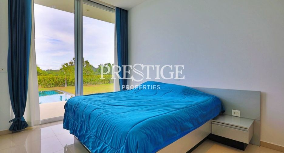 For sale and for rent 5 bedrooms house in Sattahip, Chonburi