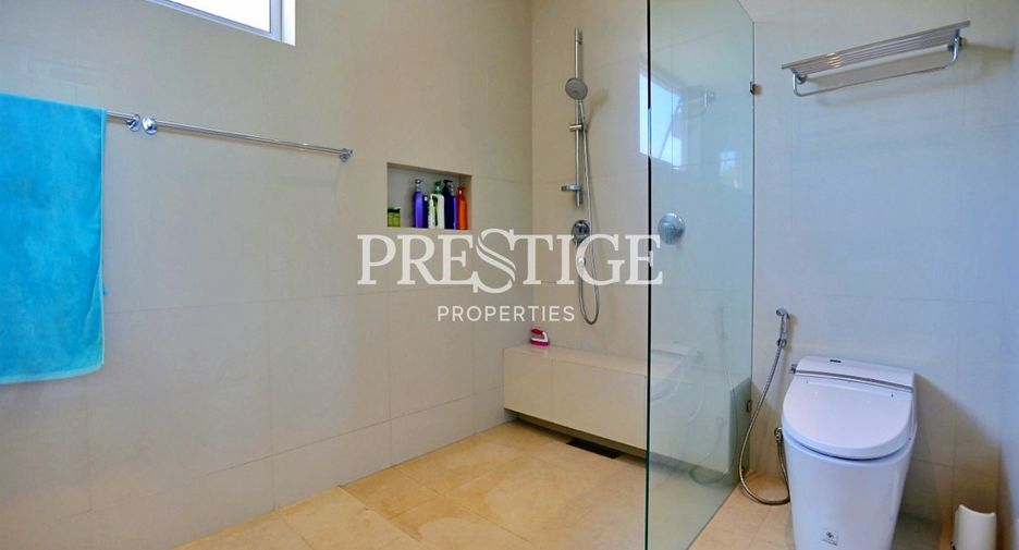 For sale and for rent 5 bedrooms house in Sattahip, Chonburi