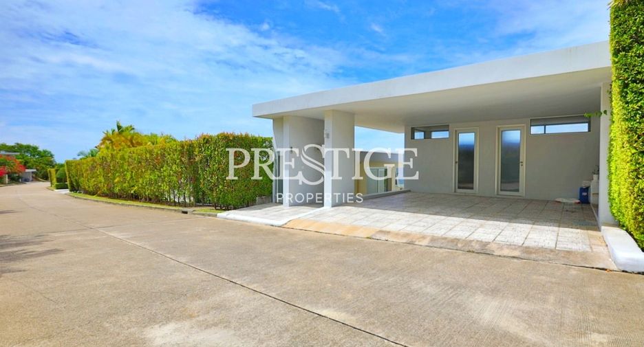 For sale and for rent 5 bedrooms house in Sattahip, Chonburi