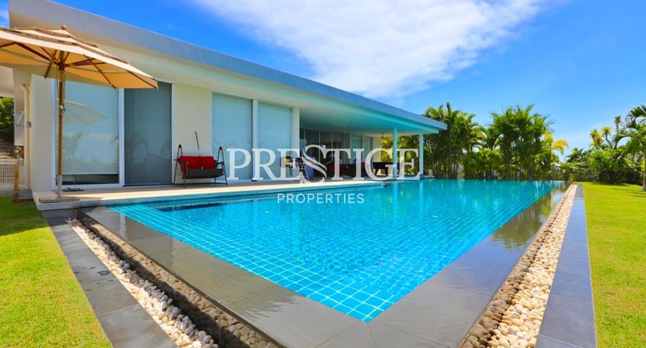 For sale and for rent 5 bedrooms house in Sattahip, Chonburi