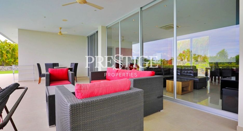 For sale and for rent 5 bedrooms house in Sattahip, Chonburi