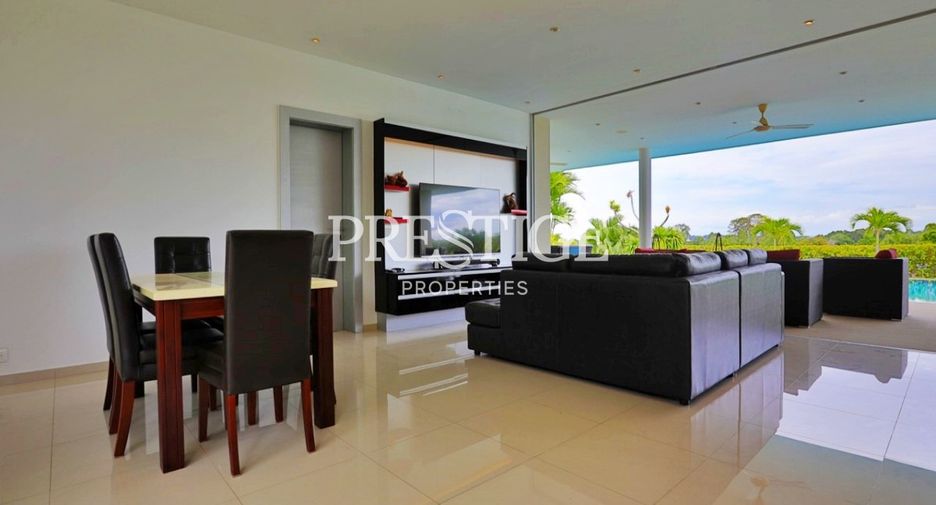 For sale and for rent 5 bedrooms house in Sattahip, Chonburi