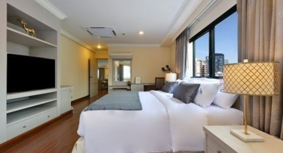 Condo en alquiler de 3 habitaciones en Watthana, Bangkok