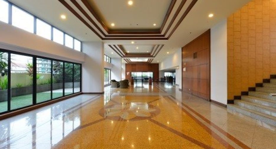 Condo en alquiler de 3 habitaciones en Watthana, Bangkok
