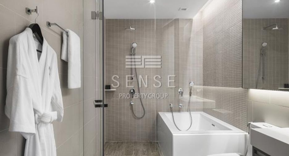 For rent 2 bedrooms condo in Khlong Toei, Bangkok