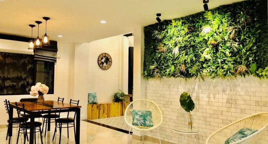 Casa en alquiler y en venta de 4 habitaciones en Bang Lamung, Chonburi