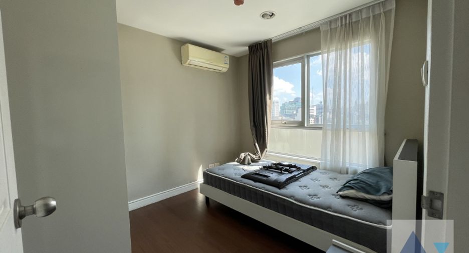 For rent and for sale 5 bed condo in Huai Khwang, Bangkok