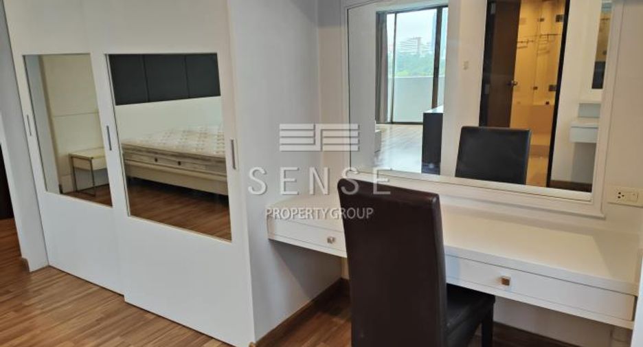 For rent 3 ベッドルーム condo in Khlong Toei, Bangkok