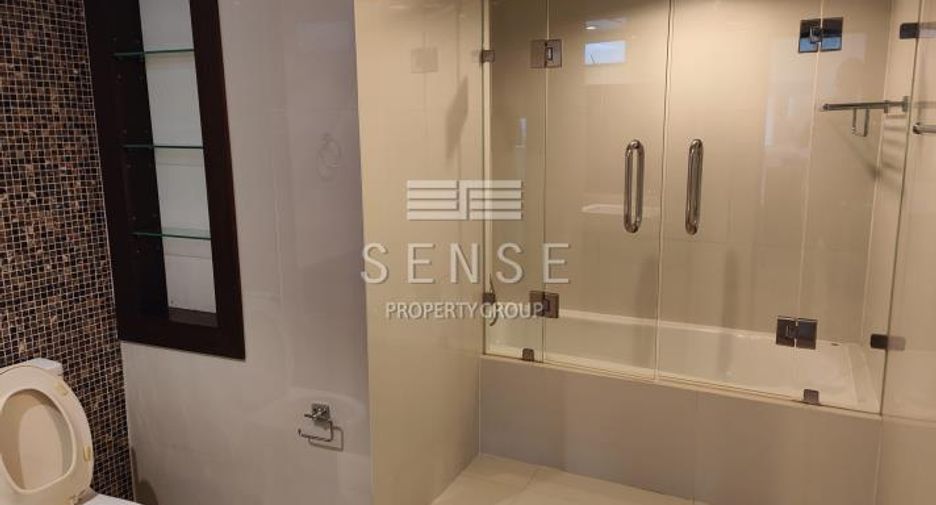 For rent 3 ベッドルーム condo in Khlong Toei, Bangkok