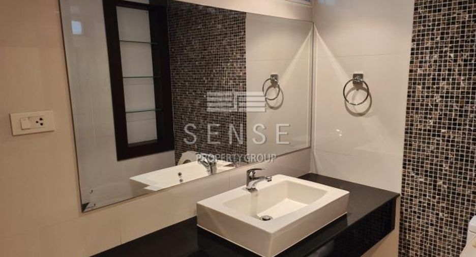 For rent 3 ベッドルーム condo in Khlong Toei, Bangkok
