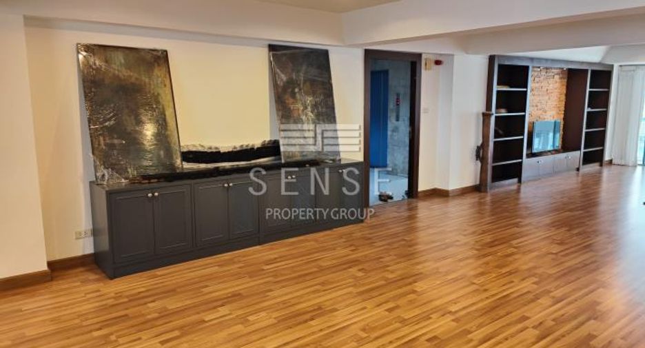 For rent 3 ベッドルーム condo in Khlong Toei, Bangkok