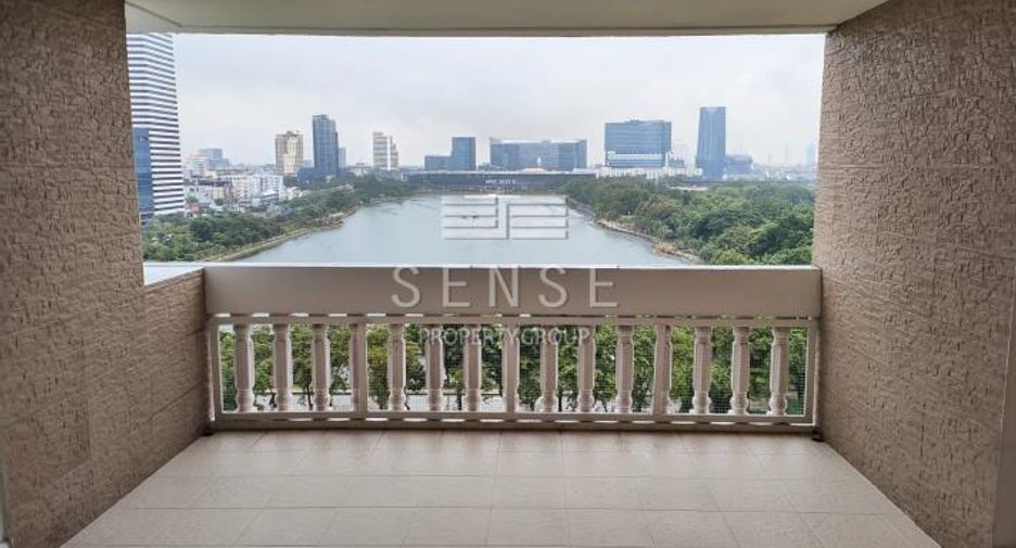 For rent 3 ベッドルーム condo in Khlong Toei, Bangkok
