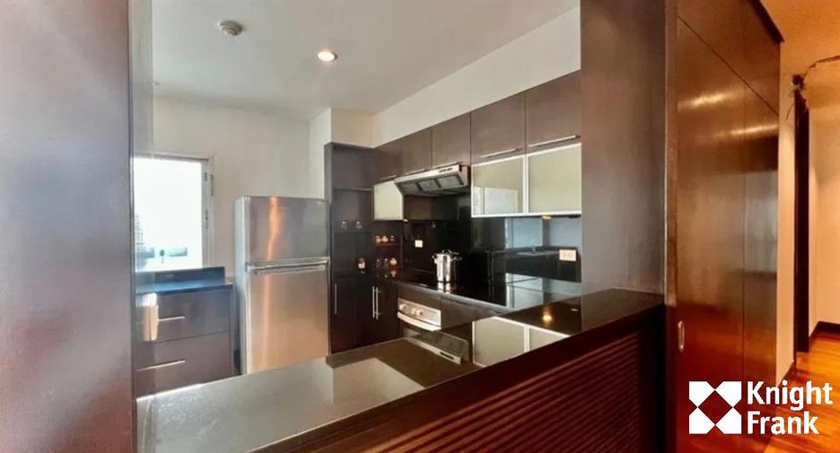For rent 4 bedrooms condo in Pathum Wan, Bangkok