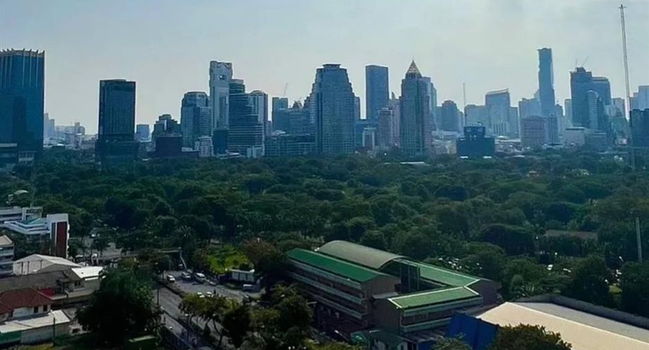 For rent 4 bedrooms condo in Pathum Wan, Bangkok