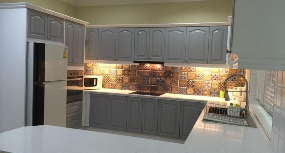 For rent and for sale 3 bed house in Bang Lamung, Chonburi