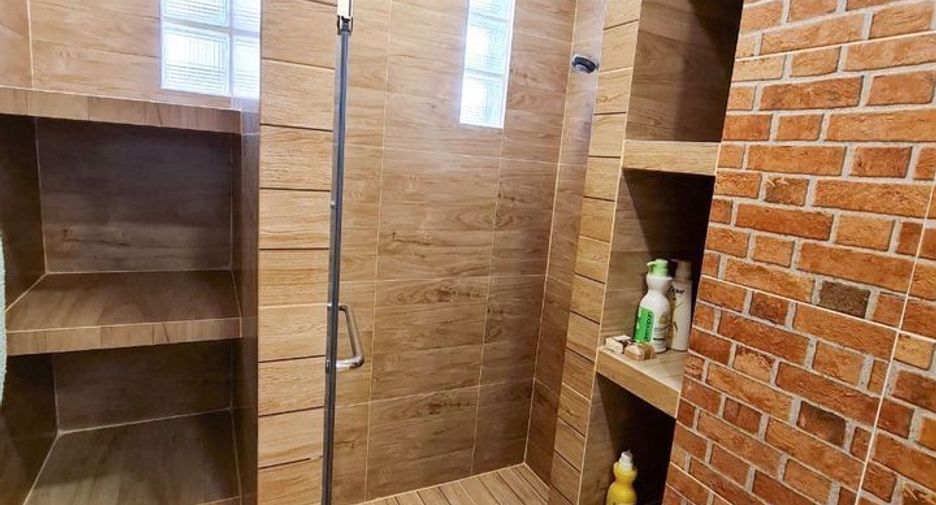 For rent そして for sale 2 Beds condo in Khlong Toei, Bangkok