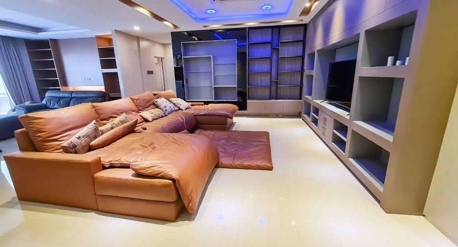 For rent そして for sale 2 Beds condo in Khlong Toei, Bangkok
