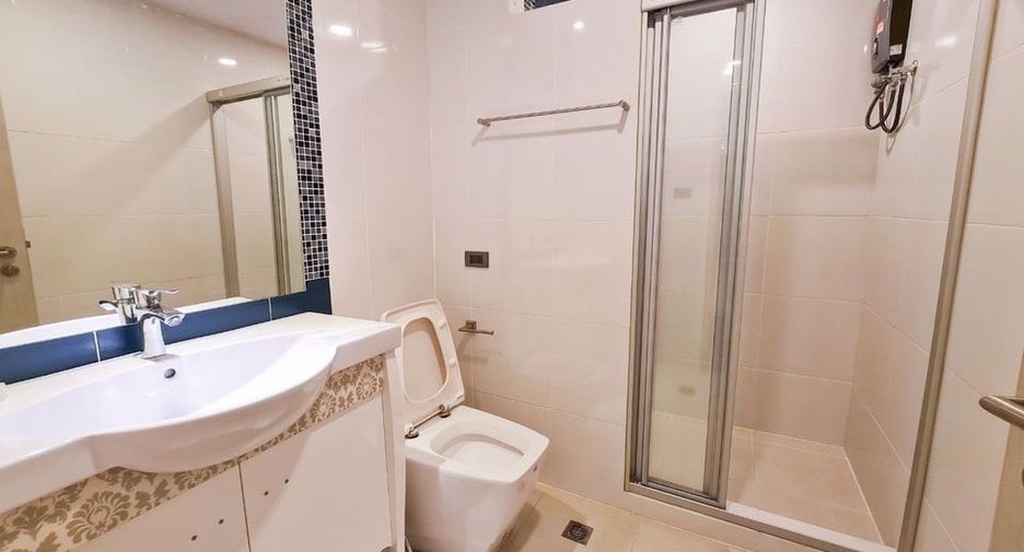 For rent そして for sale 2 Beds condo in Khlong Toei, Bangkok