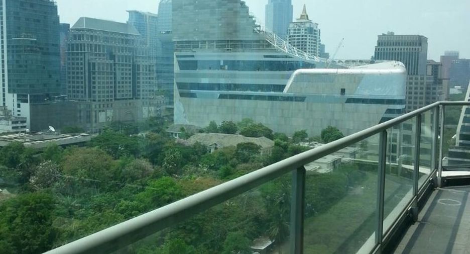 For rent 4 bedrooms condo in Pathum Wan, Bangkok