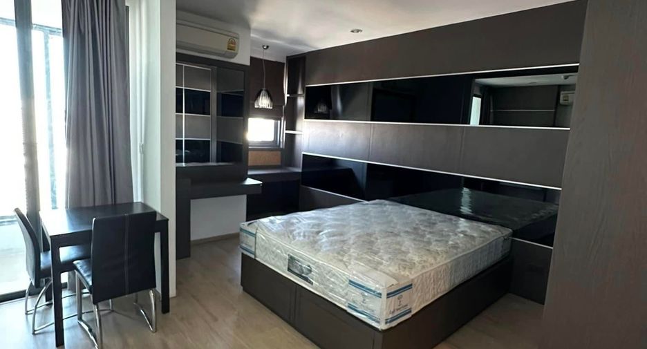 For sale 1 bed condo in Bang Rak, Bangkok