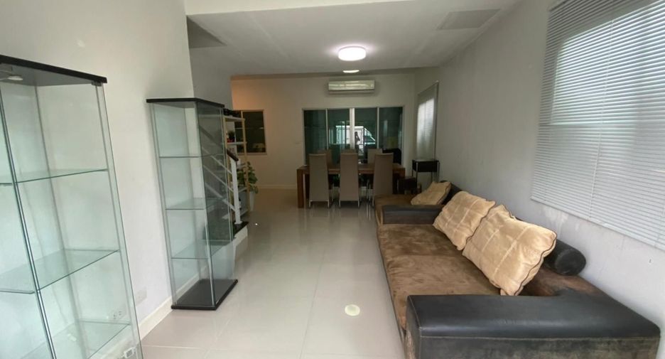 For rent 3 bed townhouse in Min Buri, Bangkok