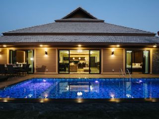 For sale 6 bed villa in Saraphi, Chiang Mai